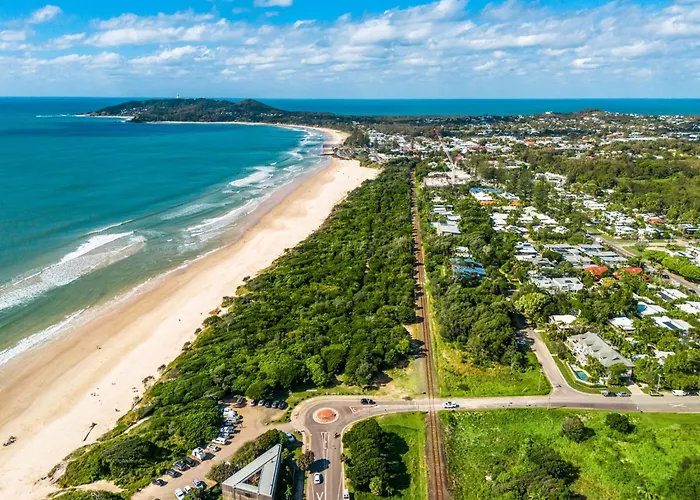 Fuller Holidays - The Rock Belongil Beach Byron Bay